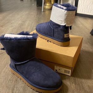 UGG with Mini Bailey Bow II VLVT Ribbon